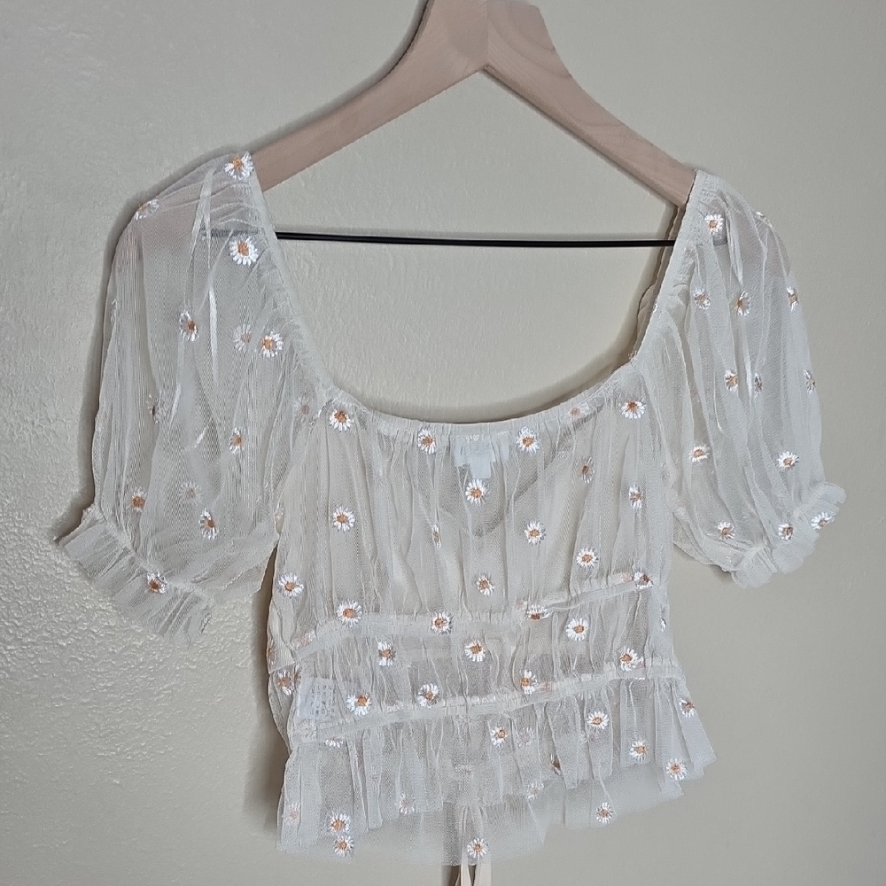 Le Lis Ivory Sheer Mesh Daisy Embroidered Crop Top Cottagecore Size Medium - Picture 5 of 11